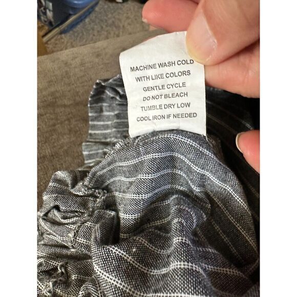 Hesperus Gray and White Shorts - Picture 2 of 7